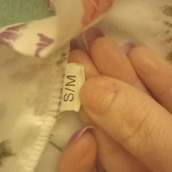 💕🌺 NWOT, Spring Floral Robe💕🌺 - Picture 2 of 3